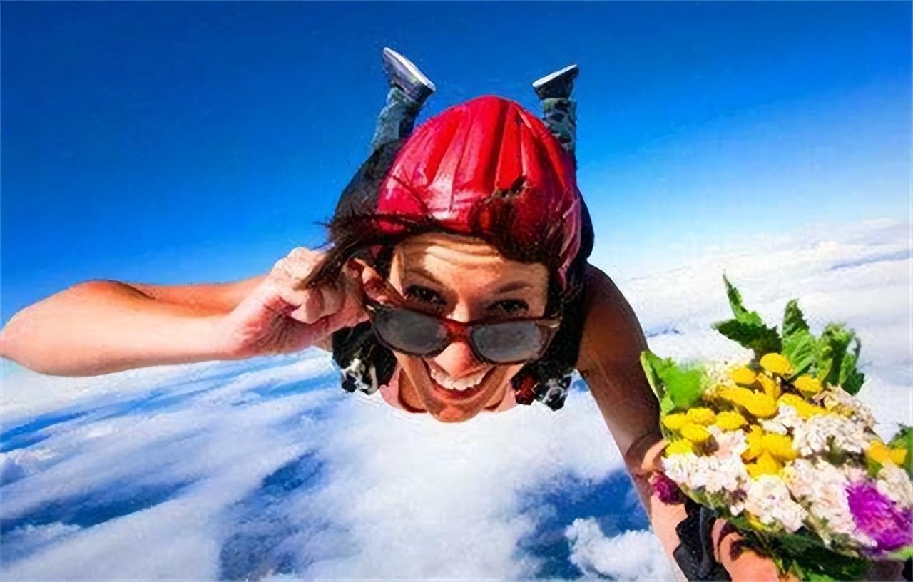 美国女子4400米高空坠落，却奇迹般存活，施救者竟...