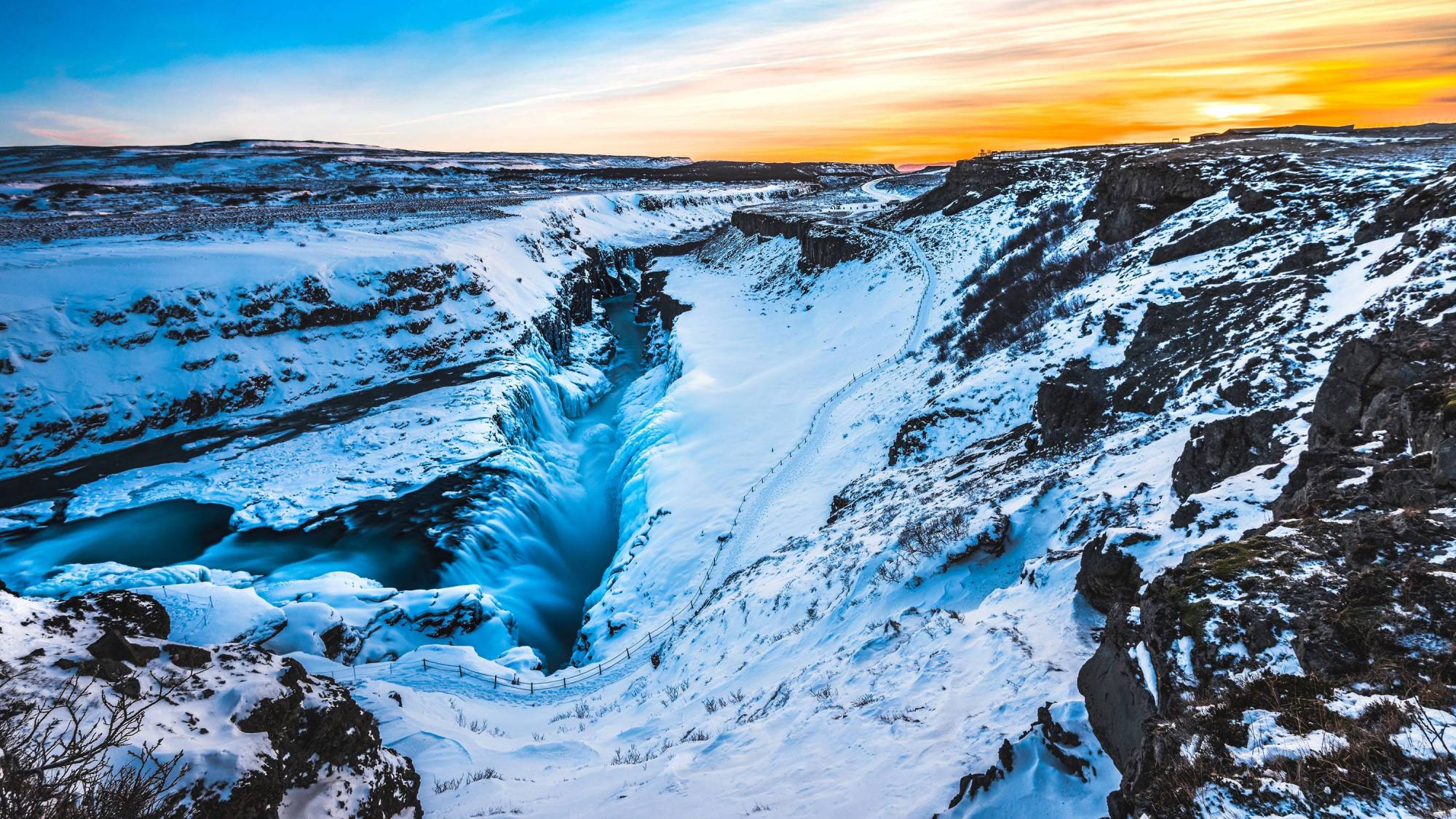 一直喊全球变暖，又说地球2020年后进入冰期，到底...