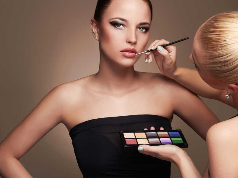 为什么时尚圈对古装一直青睐有加？...