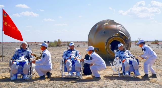 宇航员从太空回来为什么必须坐轮椅？真相你绝对想不到！