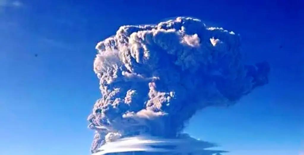 直冲20公里高！汤加火山猛烈喷发，对我国会有何影响...