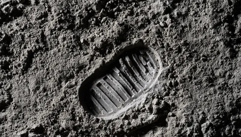 太空真的是完全没有空气和重力吗？科学家们是怎么发现的？