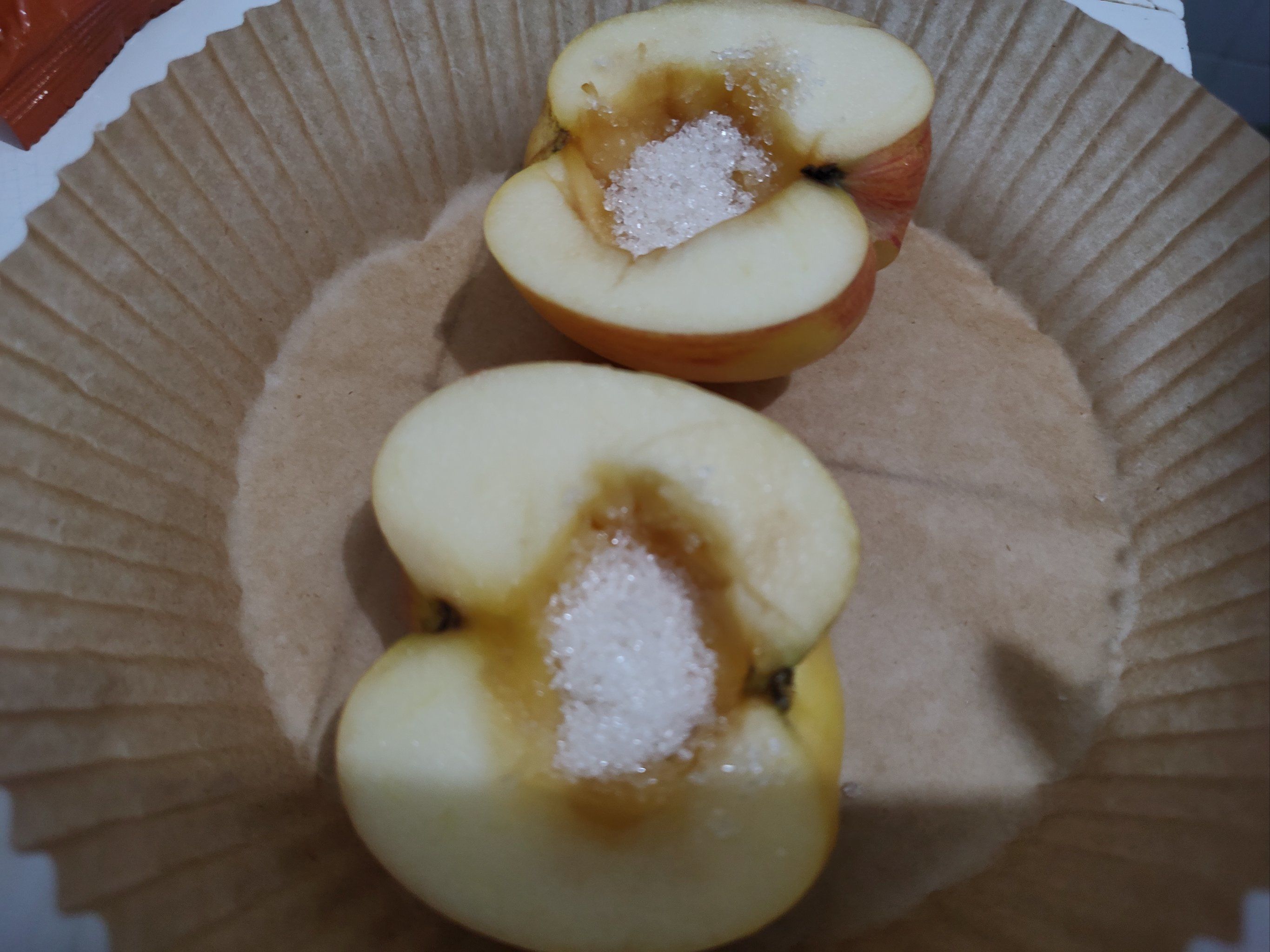 一个苹果切两半,一直切下去,是不是永远切不完?...