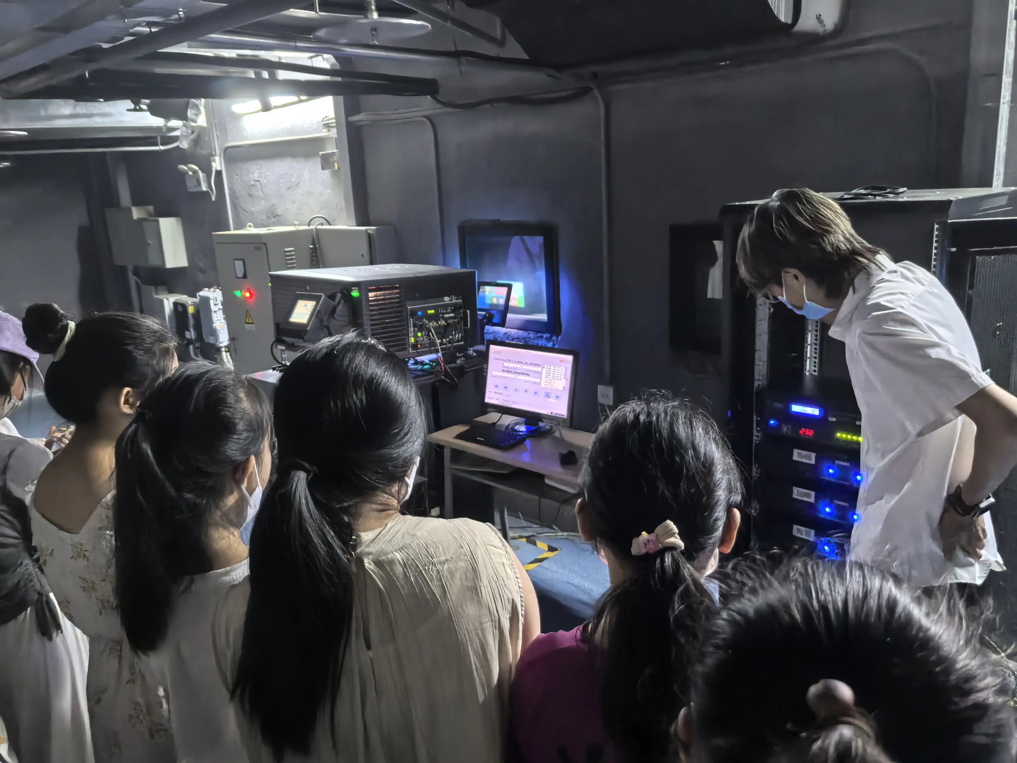 最后的乡村电影放映员在过着怎样的生活?...