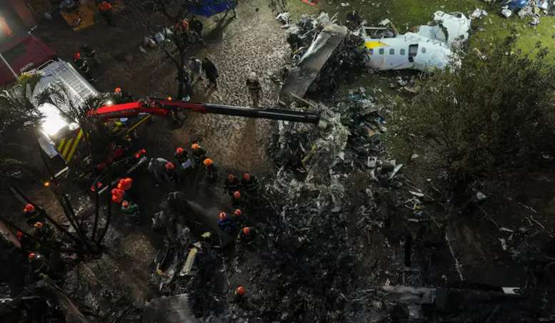 东航MU5735垂直坠毁，黑匣子成关键，为何难找？...