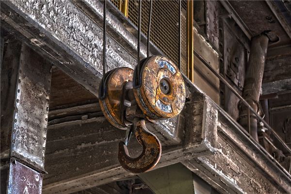 梦见钩子预兆解析 月球发现神秘大铁钩