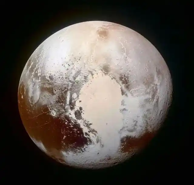 远在太阳系边疆的冥王星，看太阳变成了星星，那还存在...