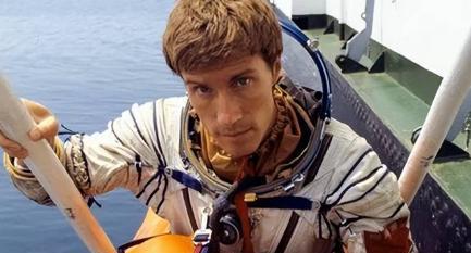 被困太空311天，国家都没有了，他如何返回地球?...