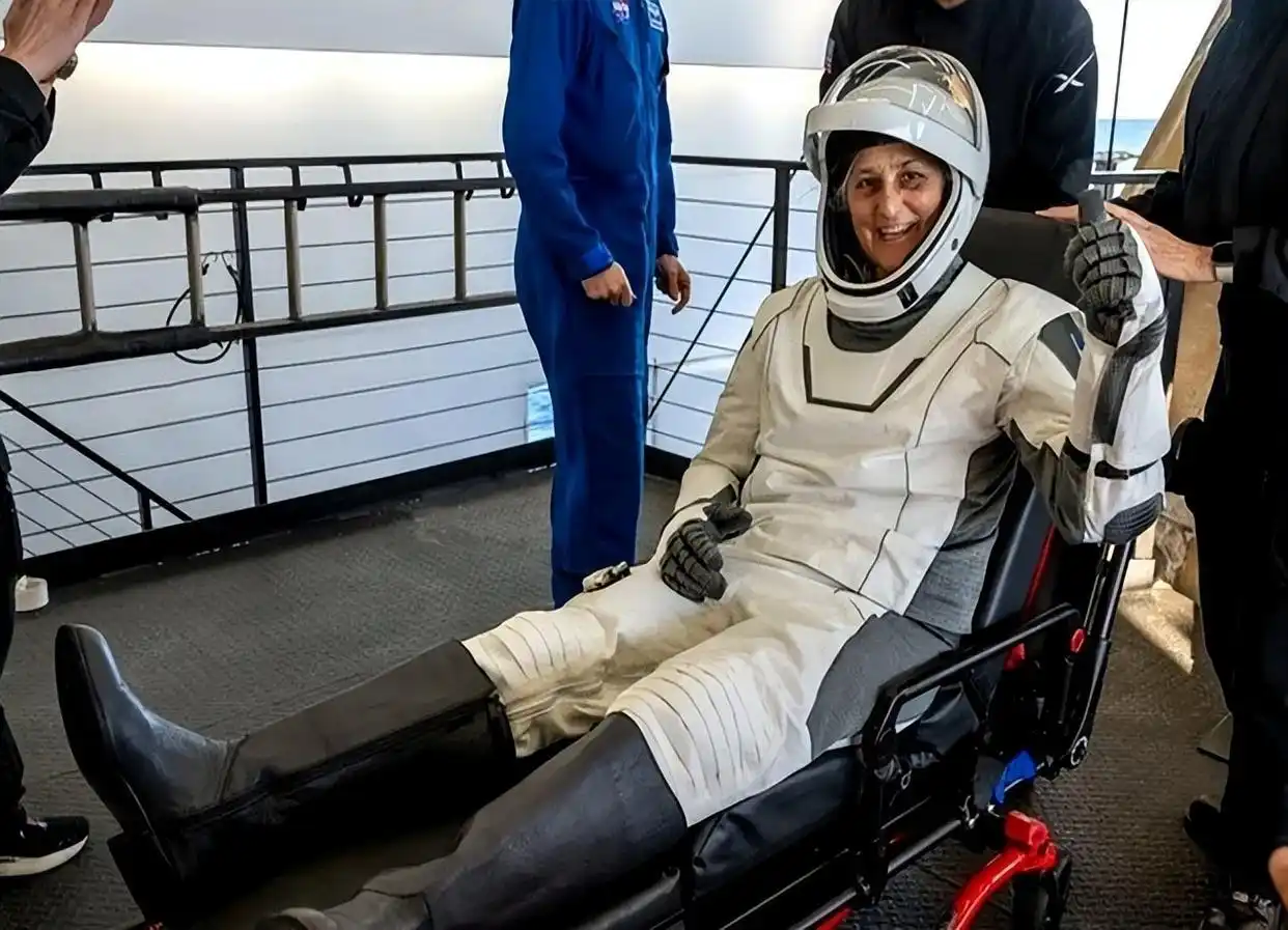 宇航员为什么要带枪上太空？难道是为了打外星人吗？