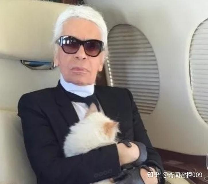 老佛爷:那个孤独的时尚大帝走了...