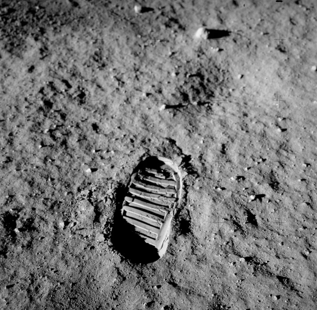 美国真的登上月球了吗？登月真相你必须知道！