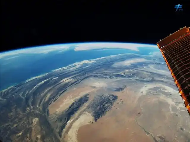 为什么说“只有一个地球”？它到底有多美多脆弱？